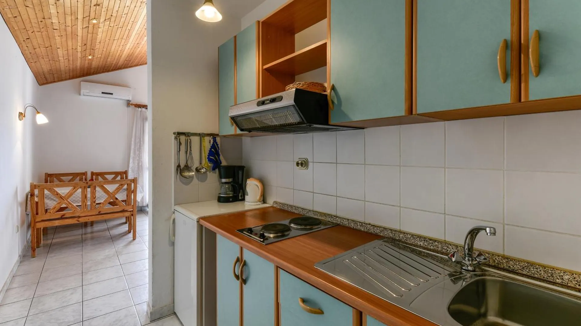 Wohnung Fuer 22 Personen Mit Pool Razanac Apartment