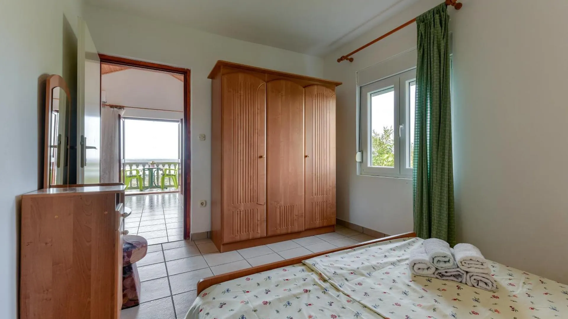 Wohnung Fuer 22 Personen Mit Pool Razanac